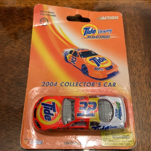 NASCAR Ricky Craven 32 Tide Downy Racing Hat & 2004 Chevy Monte Carlo Race Car - Picture 9 of 12